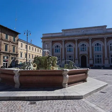 Pitty A Zona Centro E Mare By Yohome 佩萨罗